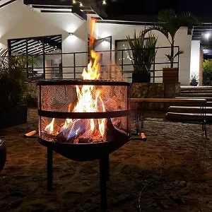 https://a-1-minuto-del-aeropuerto-mde-medellincasa.colombiamedellinhotels.com
